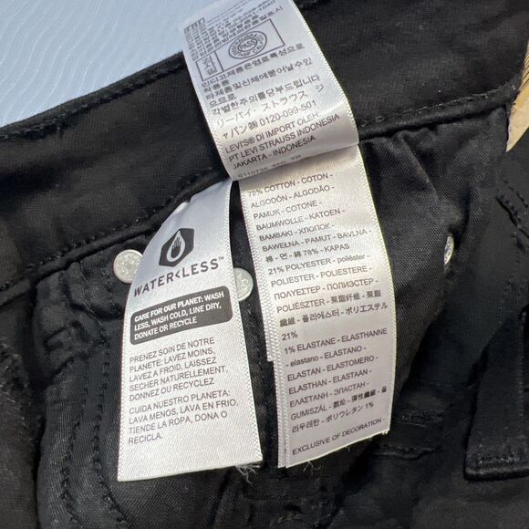 Levi’s 724 High Rise Straight Women’s Black Jeans Size 28x30 - Picture 8 of 8